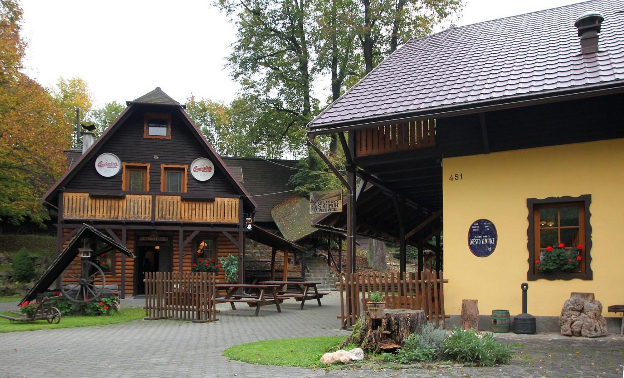 Valassky Senk Hotel Vizovice Bagian luar foto